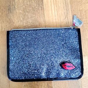 Guang Tong Metallic Makeup Bag‎